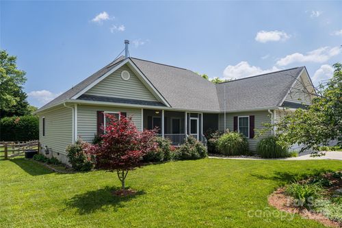 106 Beaver Dam Dr, Mills River, NC, 28759-4749 | Card Image