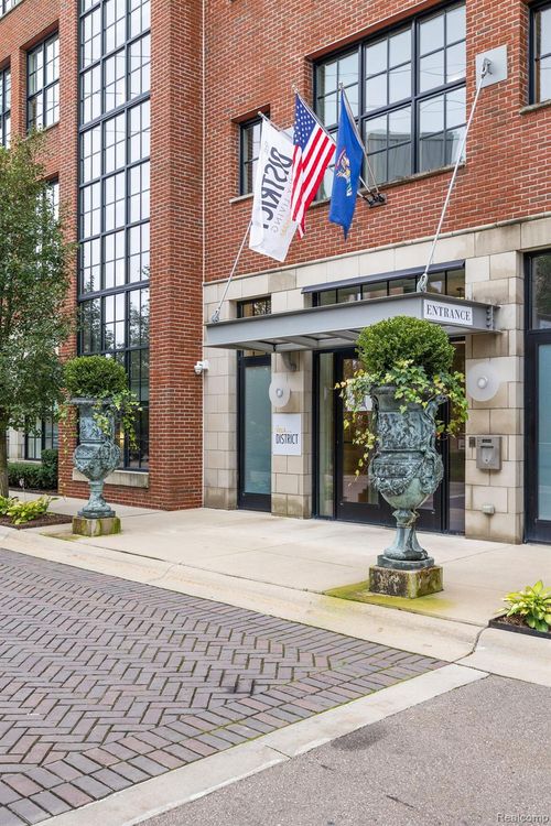 403-2051 Villa Road, Birmingham, MI, 48009 | Card Image