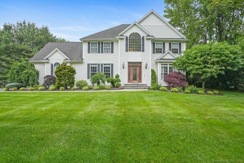 19 Twitchgrass Rd, Trumbull, CT, 06611-4634 | Card Image