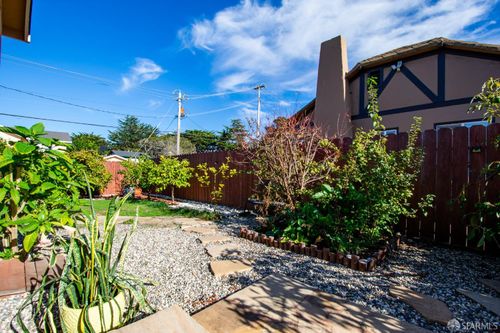 40 Encina Ave, Monterey, CA, 93940-3735 | Card Image