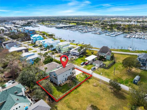 415 Narcissus Rd, Clear Lake Shores, TX, 77565-2440 | Card Image