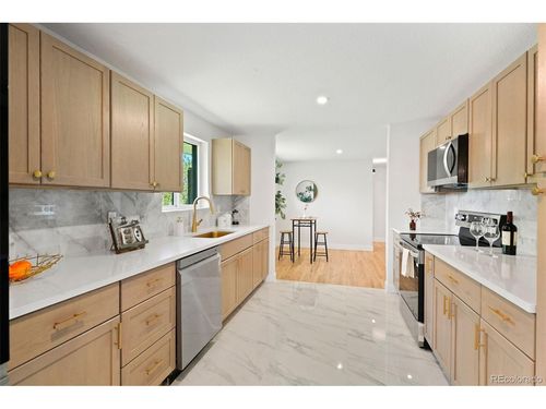 6695 S Ogden St, Centennial, CO, 80121-2562 | Card Image