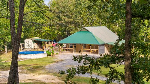 497 Horns Creek Rd, Old Fort, TN, 37362-7698 | Card Image