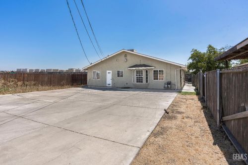423 Powell Ln, Bakersfield, CA, 93307-2139 | Card Image