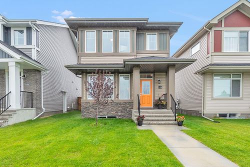 584 River Ave, Cochrane, AB, T4C3B8 | Card Image