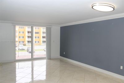 4-218 - 7000 Nw 186th St, Condo with 1 bedrooms, 1 bathrooms and null parking in Hialeah FL | Image 2