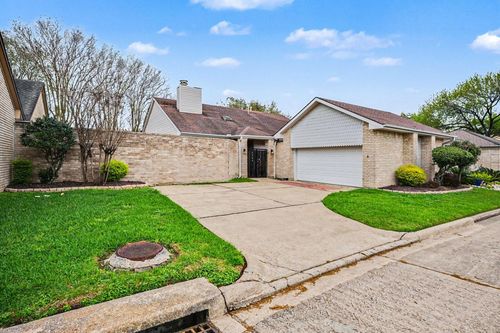 1723 Linfield Way, Houston, TX, 77058-2230 | Card Image
