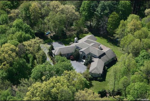 406 Duck Pond Rd, Locust Valley, NY, 11560-2406 | Card Image