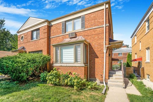 8129 Lake St, River Forest, IL, 60305-1617 | Card Image