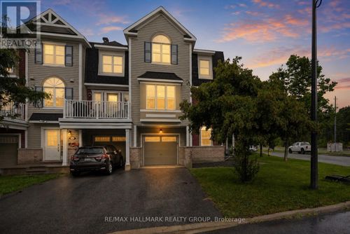588 Foxlight Cir, Kanata, ON, K2M0L9 | Card Image