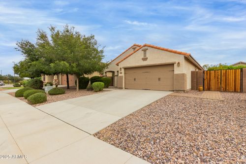 2215 E Everglade Ln, Gilbert, AZ, 85298-9756 | Card Image
