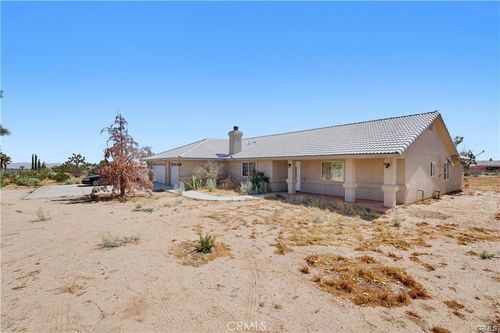 13227 Smith Rd, Phelan, CA, 92371-8998 | Card Image