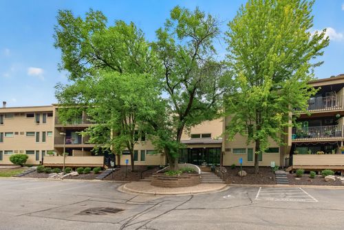110-12600 Parkwood Dr, Burnsville, MN, 55337-3628 | Card Image