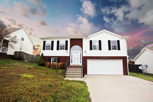 3137 Little Grove Ln, Clarksville, TN, 37042-8671 | Card Image