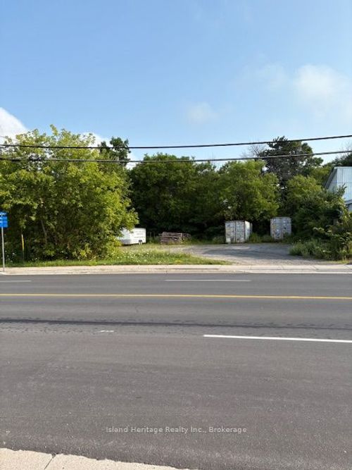 18 Bowes St, Parry Sound, ON, P2A2K8 | Card Image