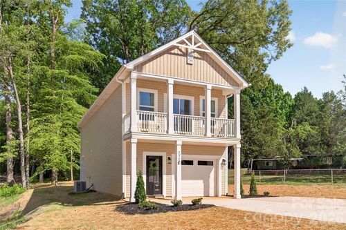 150 Hansard Dr, Charlotte, NC, 28214-1604 | Card Image