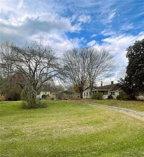 165 L And L Rd, Elkin, NC, 28621-8820 | Card Image