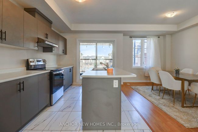 2091 Prestonvale Rd, House attached with 4 bedrooms, 3 bathrooms and 1 parking in Courtice ON | Image 8