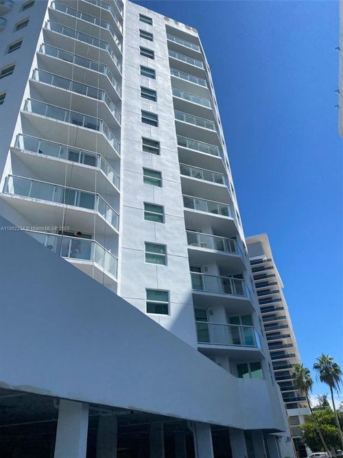 apt-902-5880 Collins Ave, Miami Beach, FL, 33140-2205 | Card Image