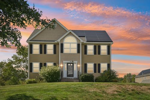 7 Dadak Dr, Dracut, MA, 01826-1711 | Card Image