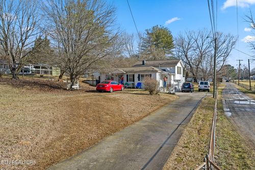2360 Mynatt - 01 Rd, Knoxville, TN, 37918 | Card Image
