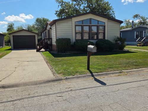 151flam-151 Flamingo Dr, Beecher, IL, 60401-9725 | Card Image
