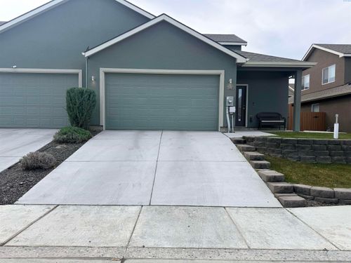 1140 S Cedar Pl, Kennewick, WA, 99337-5315 | Card Image