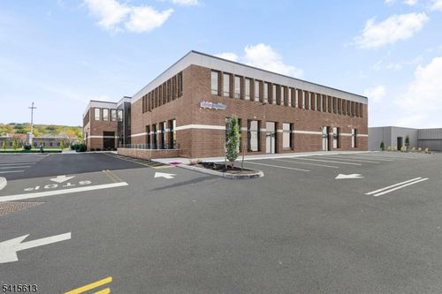 1 Lethbridge Plz, Mahwah, NJ, 07430-2126 | Card Image