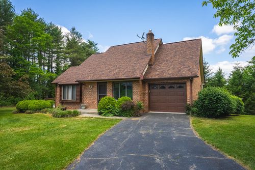 1978 Laurel Creek Rd Ne, Pilot, VA, 24138-1554 | Card Image