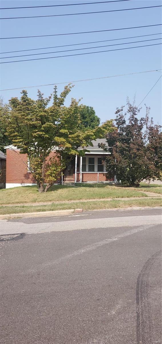 Wilborn Dr, Saint Louis, MO 63136