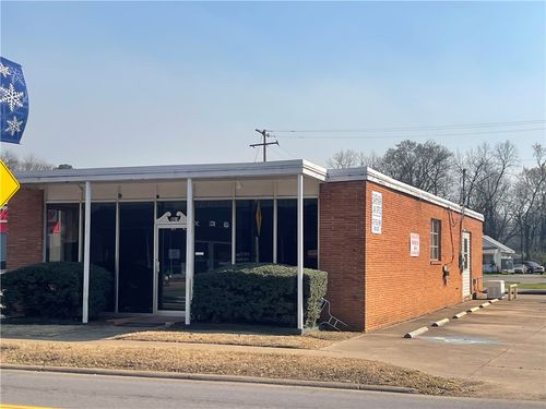 501 W Main St, Clarksville, AR, 72830-3513 | Card Image