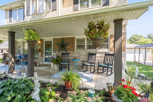 23715 S Ashland Ave, Crete, IL, 60417-9800 | Card Image