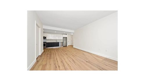 802-25-21 43rd Ave, Long Island City, NY, 11101-4797 | Card Image