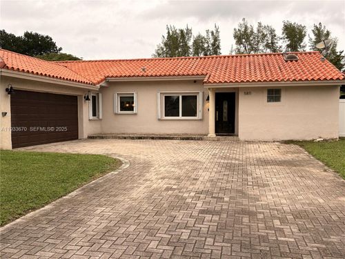 5811 Nw 201st Ln, Hialeah, FL, 33015-4941 | Card Image