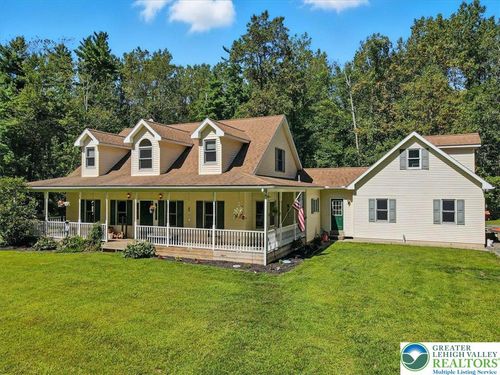 377 Institute Dr, Bangor, PA, 18013-5647 | Card Image