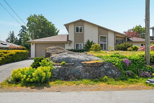 2449 Earls Crt, Victoria, BC, V9B5V3 | Card Image