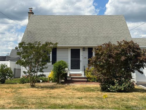 161 Van Buren St, West Babylon, NY, 11704-3410 | Card Image