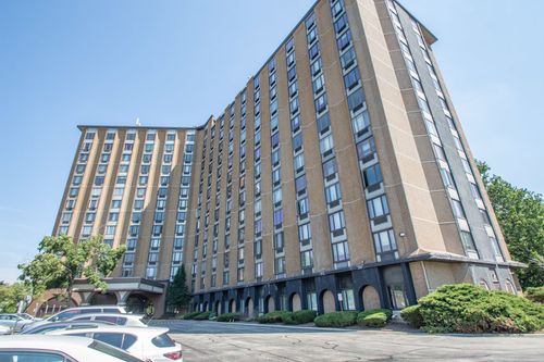 unit-413-1 Renaissance Pl, Palatine, IL, 60067-3637 | Card Image
