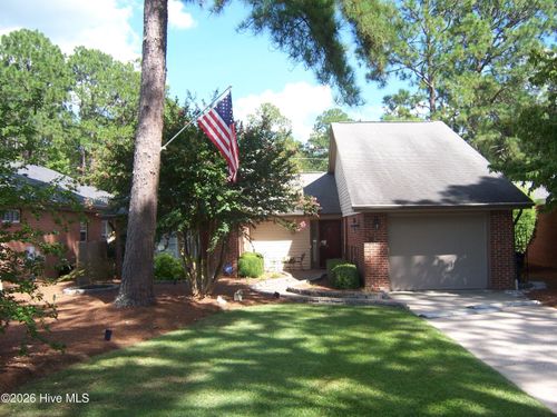 110 Mallard Ln, Pinehurst, NC, 28374-8102 | Card Image
