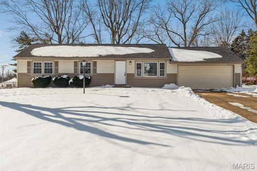 10008 Meadowfield Ln, Saint Louis, MO, 63128-1211 | Card Image