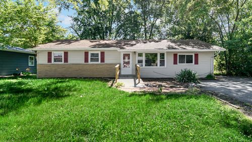 7713 Hendricks Pl, Merrillville, IN, 46410-5696 | Card Image