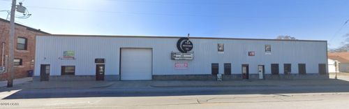 220 N Madison St, Webb City, MO, 64870-1724 | Card Image
