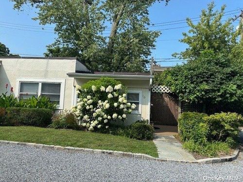 10-140 Wall St, Huntington, NY, 11743-2061 | Card Image