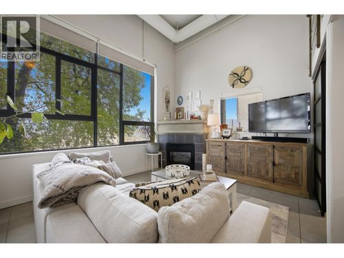 314-2001 Wall St, Vancouver, BC, V5L5E4 | Card Image