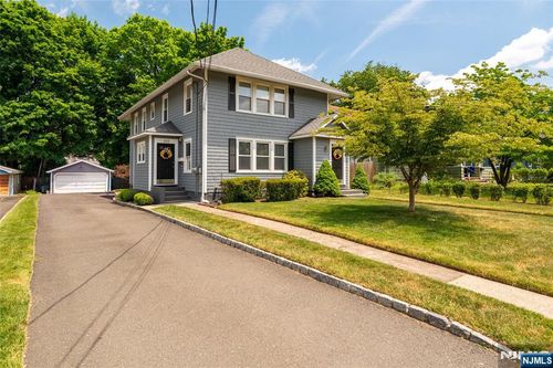 423 Closter Dock Rd, Closter, NJ, 07624-3005 | Card Image