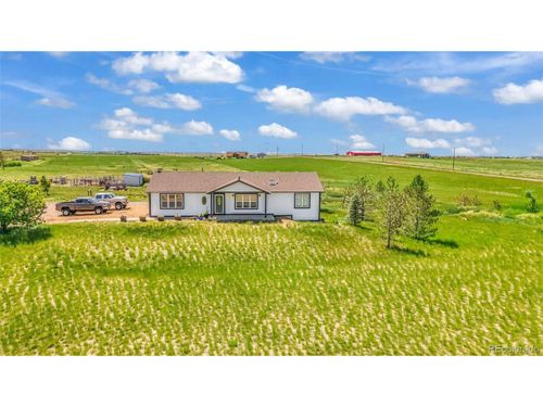 369 S Bonnie Ln, Watkins, CO, 80137-8917 | Card Image