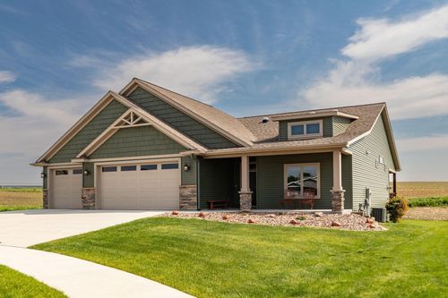 2238 Marvs Ln Ne, Stewartville, MN, 55976-2200 | Card Image