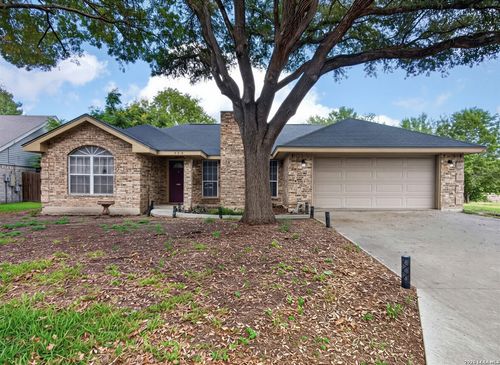 922 Parkdale Dr, New Braunfels, TX, 78130-8375 | Card Image