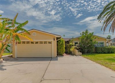 563 Crystal Drive, House other with 3 bedrooms, 2 bathrooms and null parking in Madeira Beach FL | Image 1