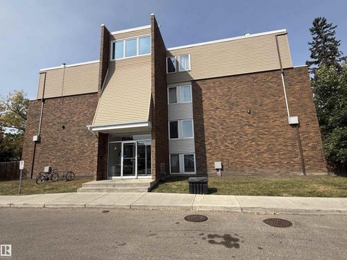 7815 159 St Nw, Edmonton, AB, T5R2E1 | Card Image